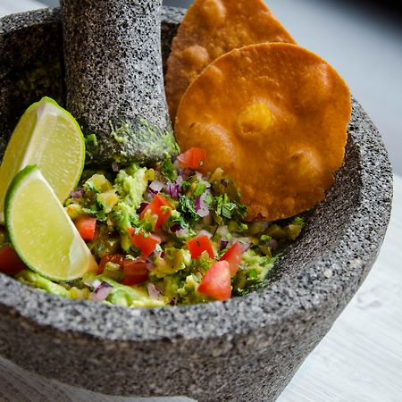 ホテル プラザ アンドラ・ラ・ベリャ エクステリア 写真 Guacamole