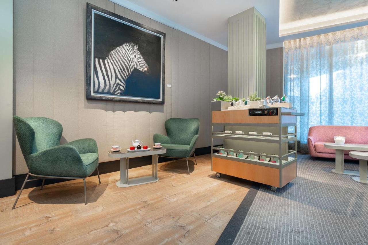 ホテル プラザ アンドラ・ラ・ベリャ エクステリア 写真 The interior of the lounge