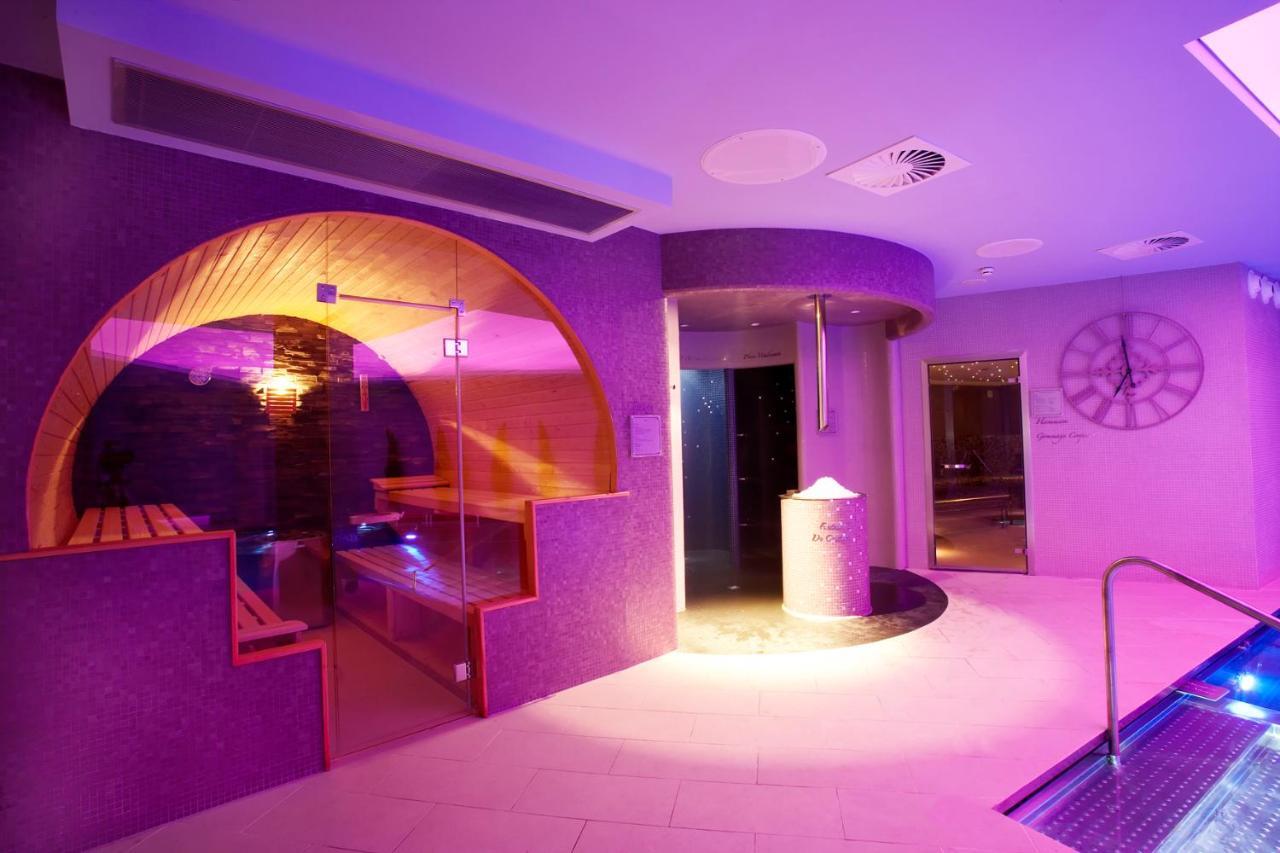 ホテル プラザ アンドラ・ラ・ベリャ エクステリア 写真 The interior of the spa
